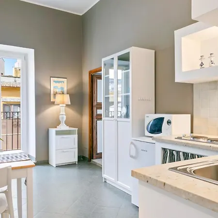 Stylish Flat Maqueda