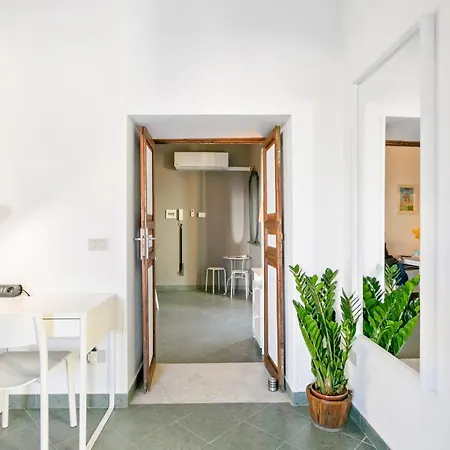 Guesthost - Stylish Flat Maqueda Appartement